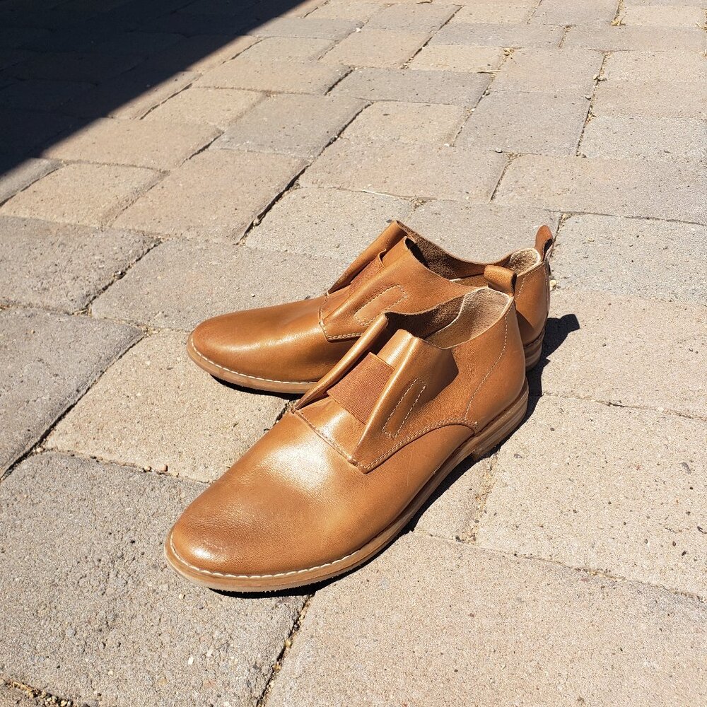 Women's Sz 7 Hush Puppies "Annerly Clever" Leather Slip-On Ankle Loafers NWOT